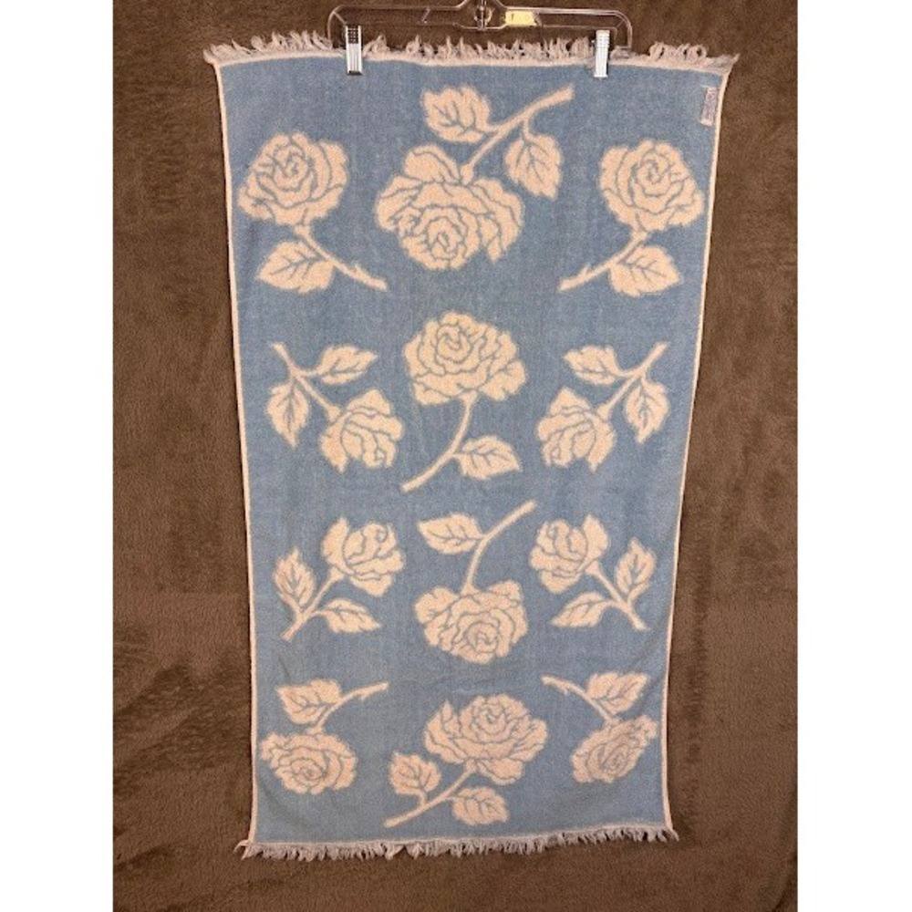 Vintage Harmony House Blue Rose Bath Towel Terrycloth Fringe‎